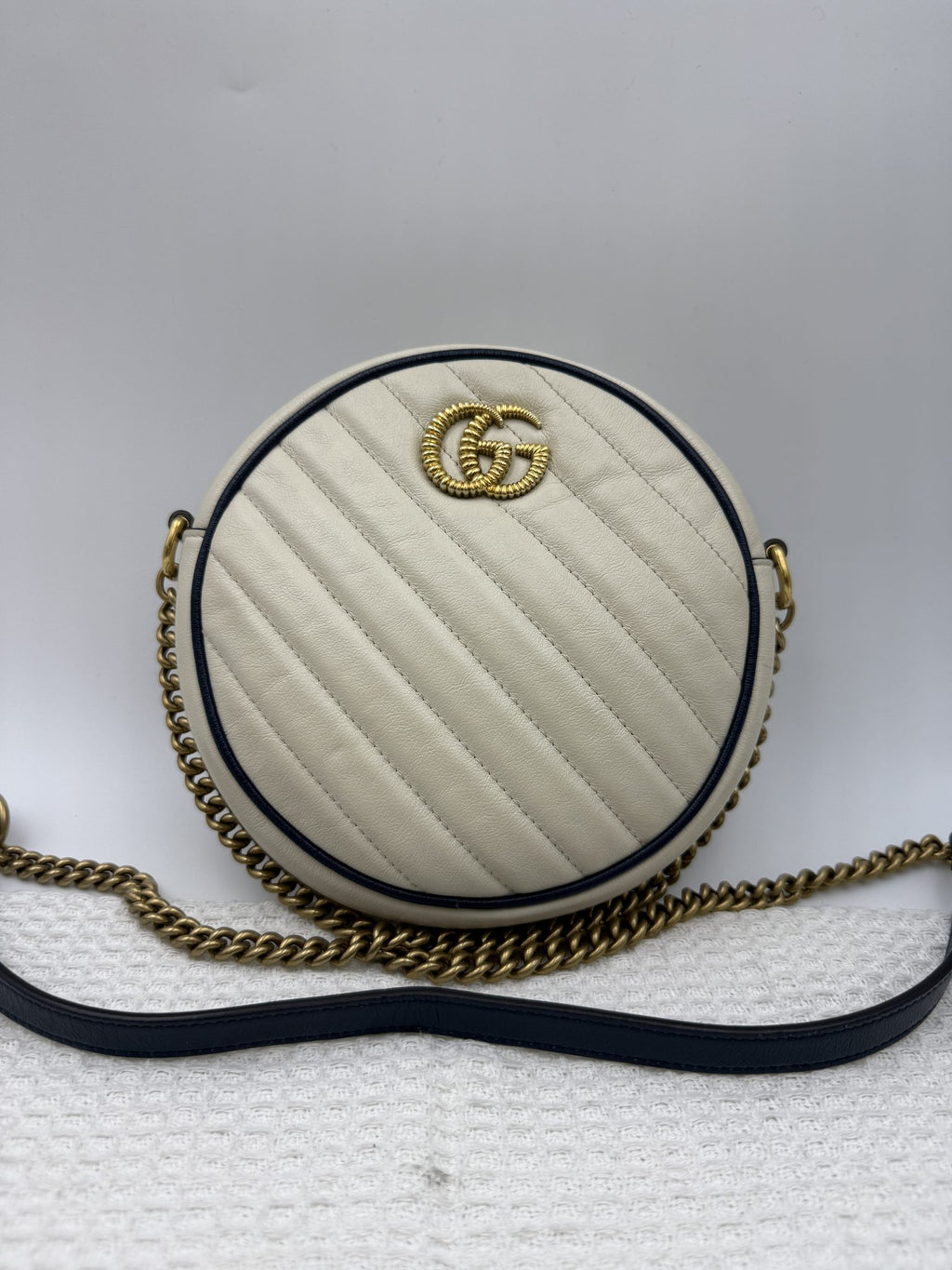 gucci marmont round mini white and navy leather stock no 0073133