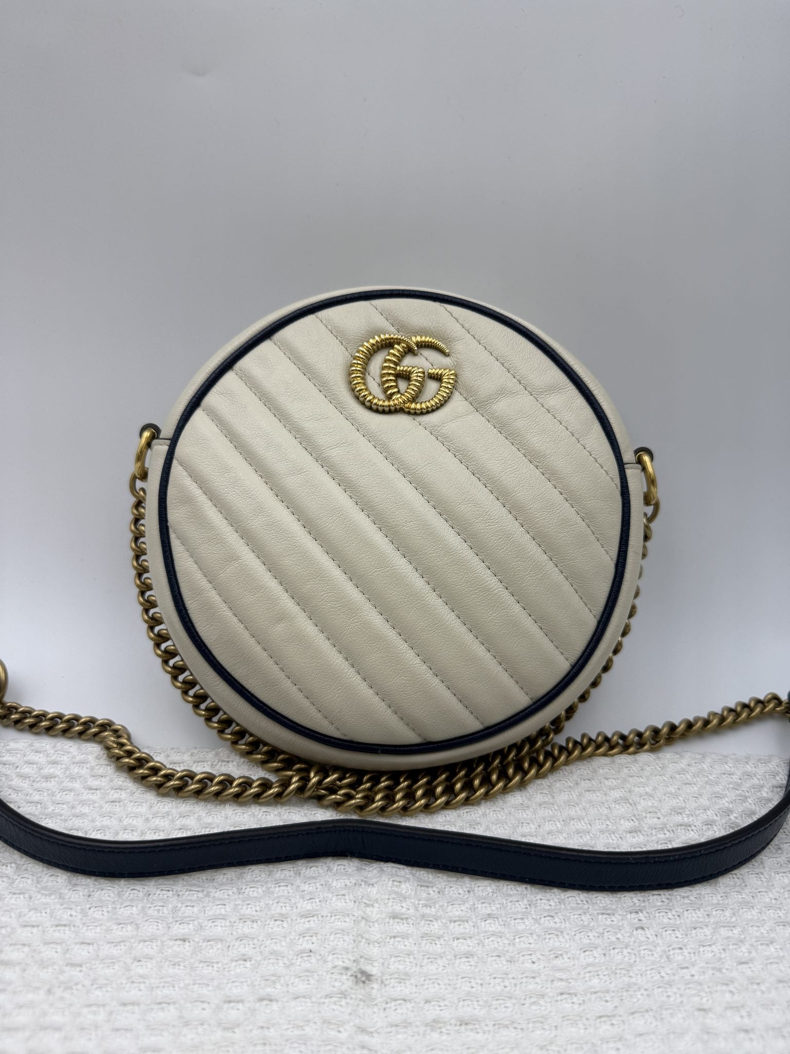 gucci marmont round mini white and navy leather stock no 0073133