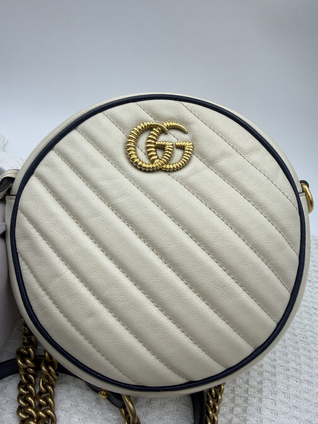gucci marmont round mini white and navy leather stock no 0073133