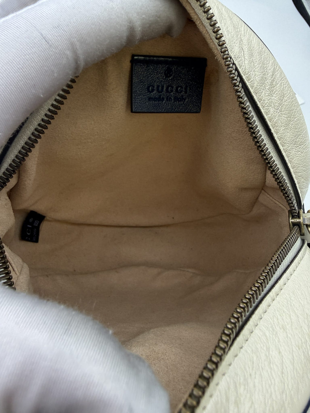 gucci marmont round mini white and navy leather stock no 0073133