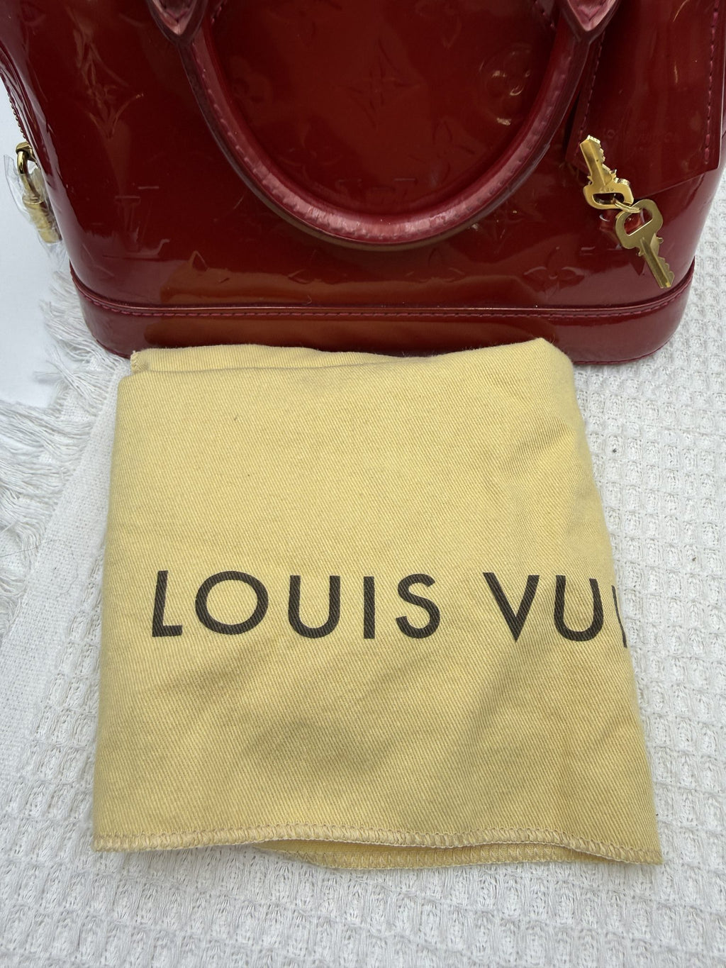 louis vuitton alma bb red monogram vernis leather stock no 0073191