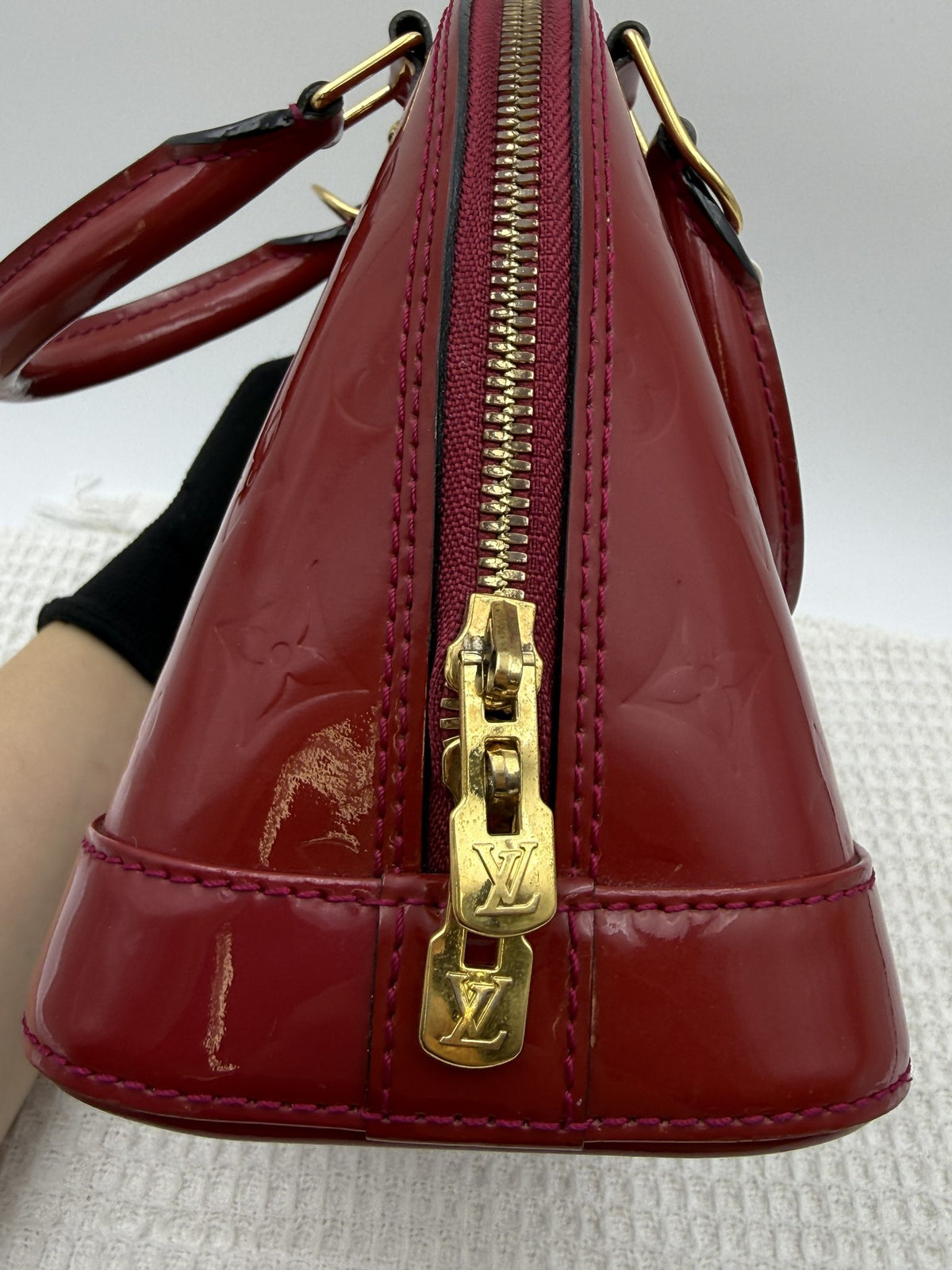 louis vuitton alma bb red monogram vernis leather stock no 0073192