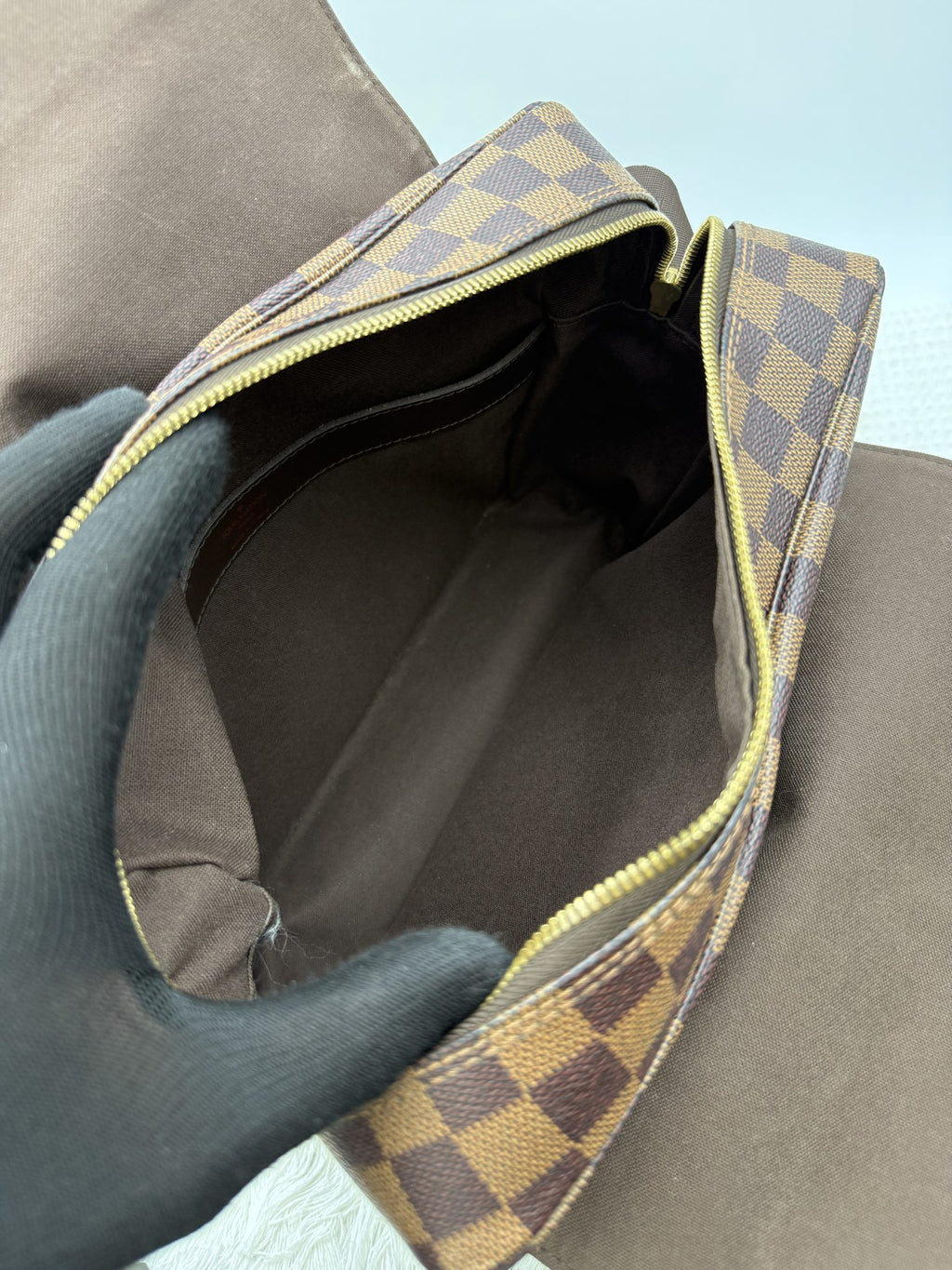 louis vuitton brooklyn damier ebene coated canvas and leather stock no 1112002