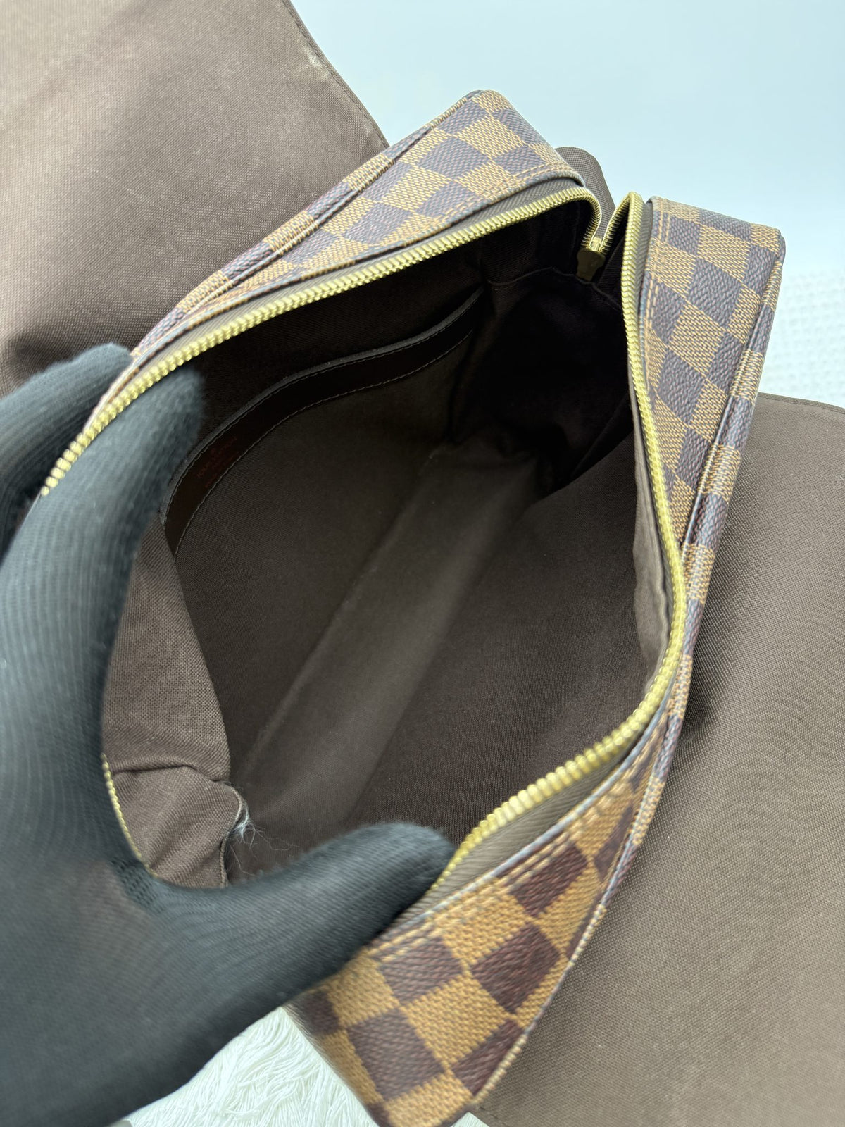 louis vuitton brooklyn damier ebene coated canvas and leather stock no 1112002