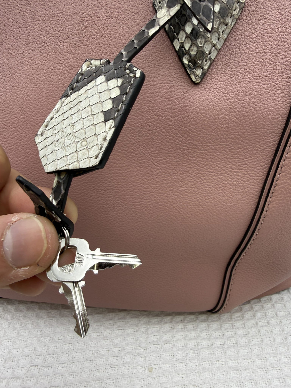 louis vuitton lockit mm pink and natural leather with python trim stock no 0177011