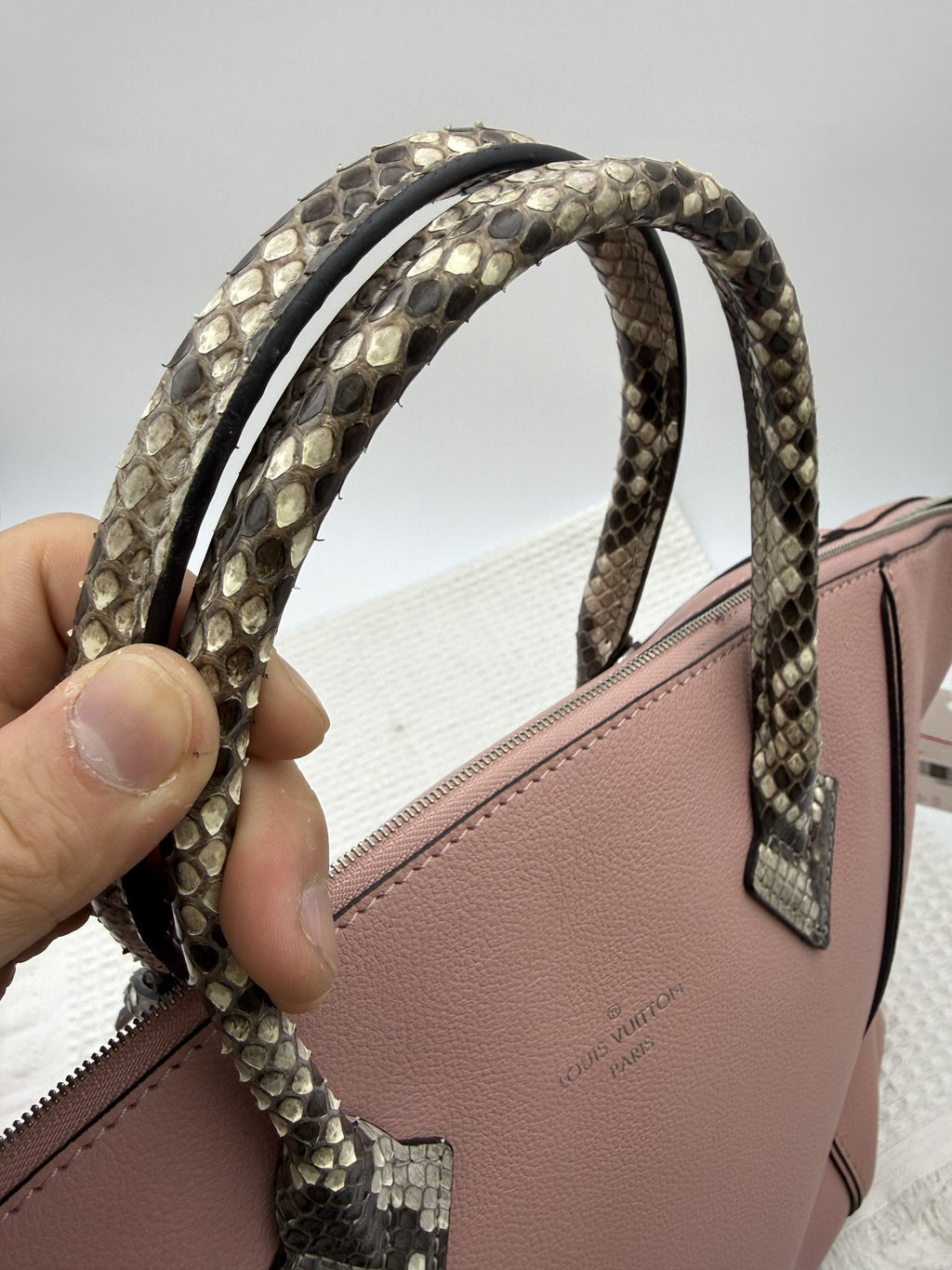 louis vuitton lockit mm pink and natural leather with python trim stock no 0177011