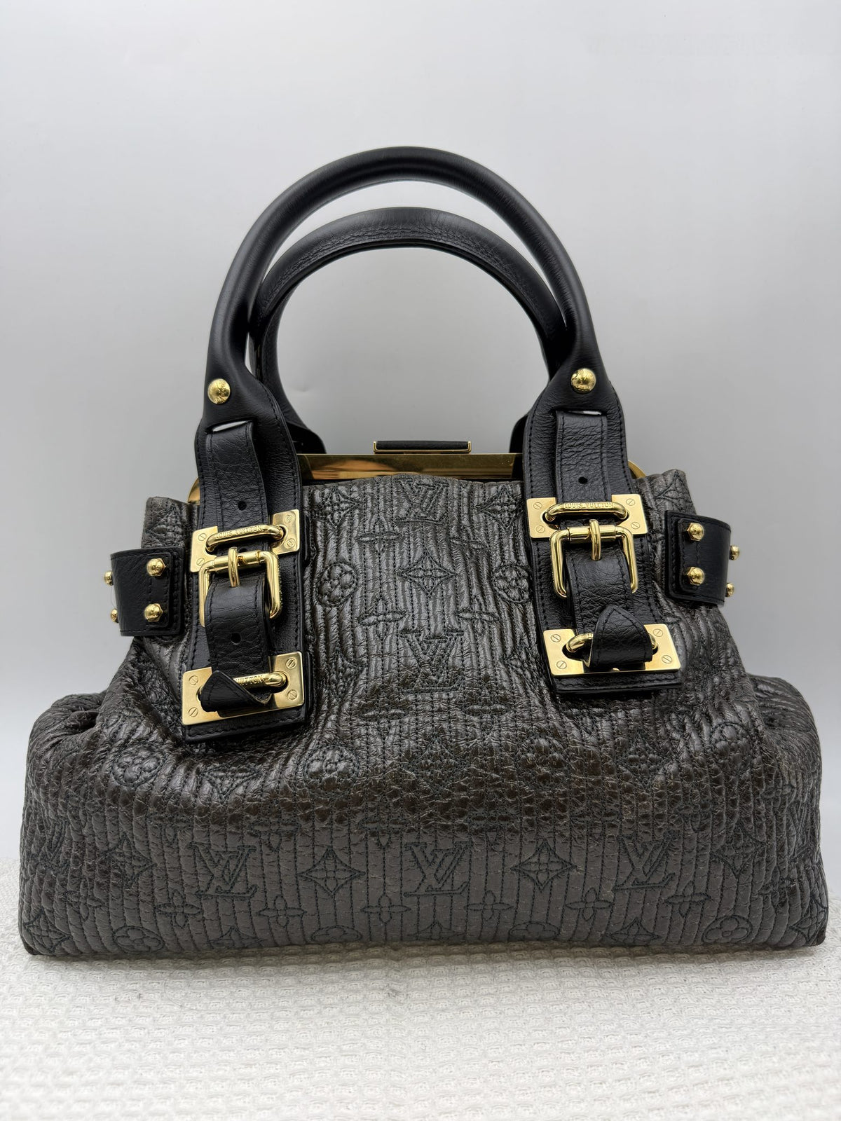 louis vuitton vintage frame satchel black leather stock no 0271135