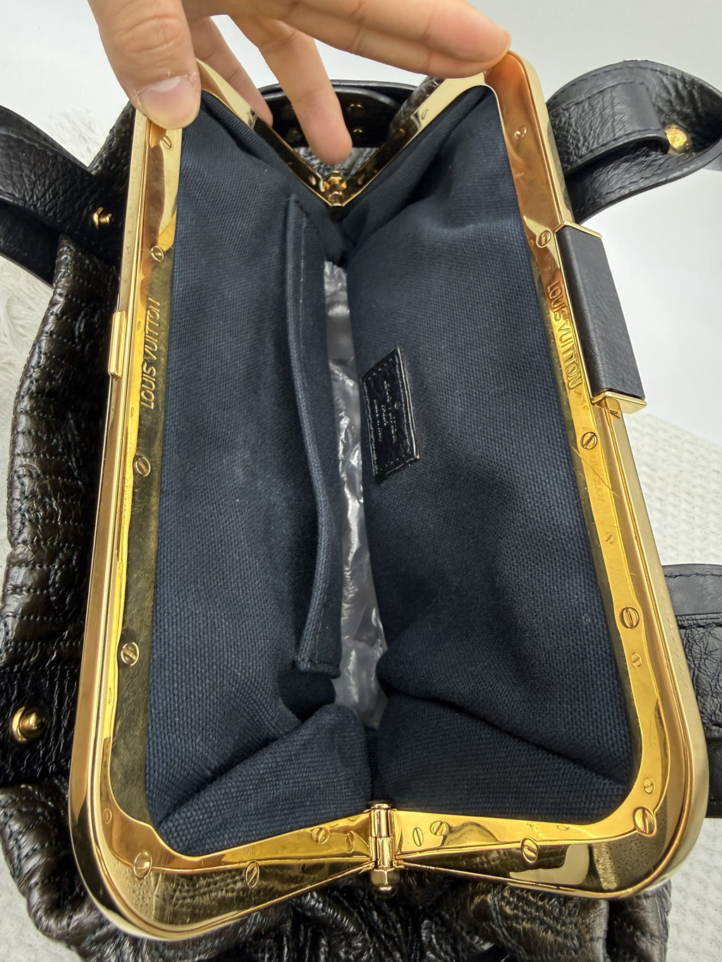 louis vuitton vintage frame satchel black leather stock no 0271135