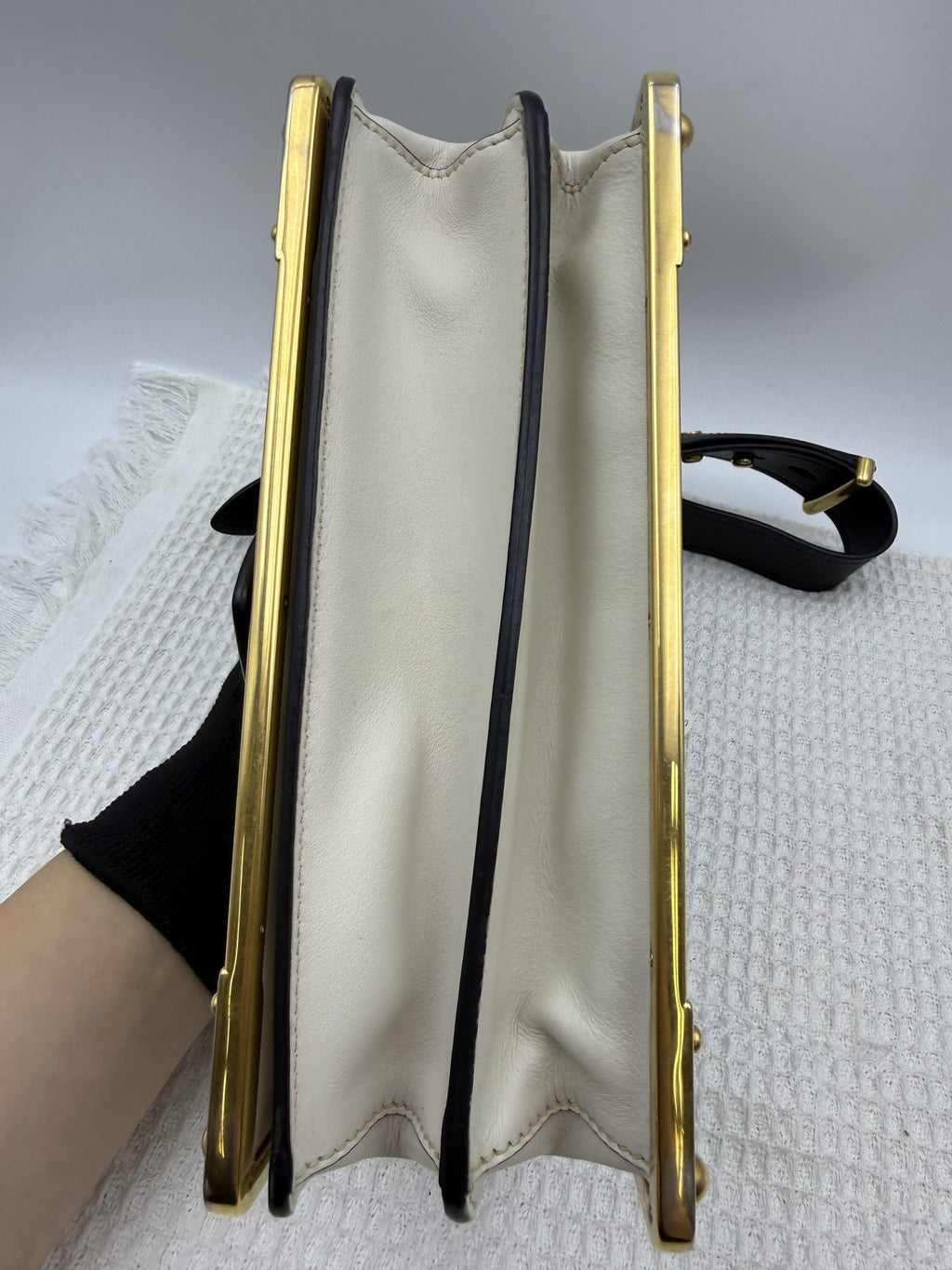 prada cahier white and black leather stock no 0073205