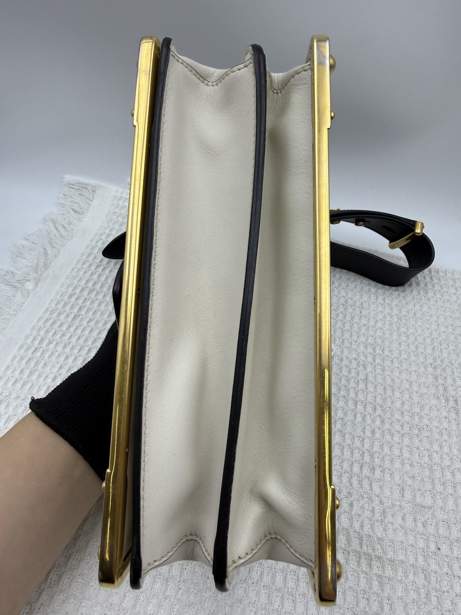 prada cahier white and black leather stock no 0073205