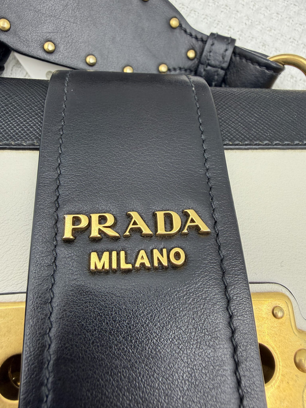 prada cahier white and black leather stock no 0073205