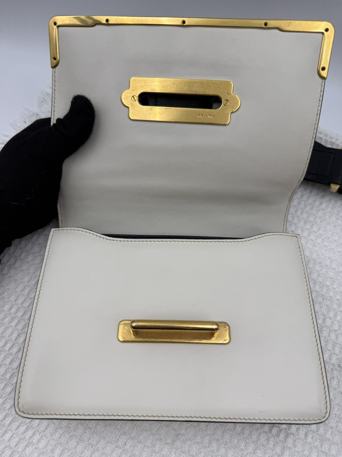 prada cahier white and black leather stock no 0073205