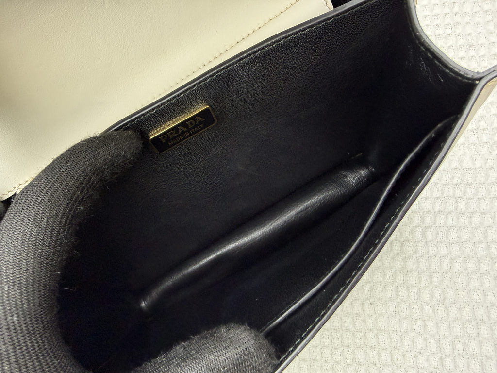 prada cahier white and black leather stock no 0073205