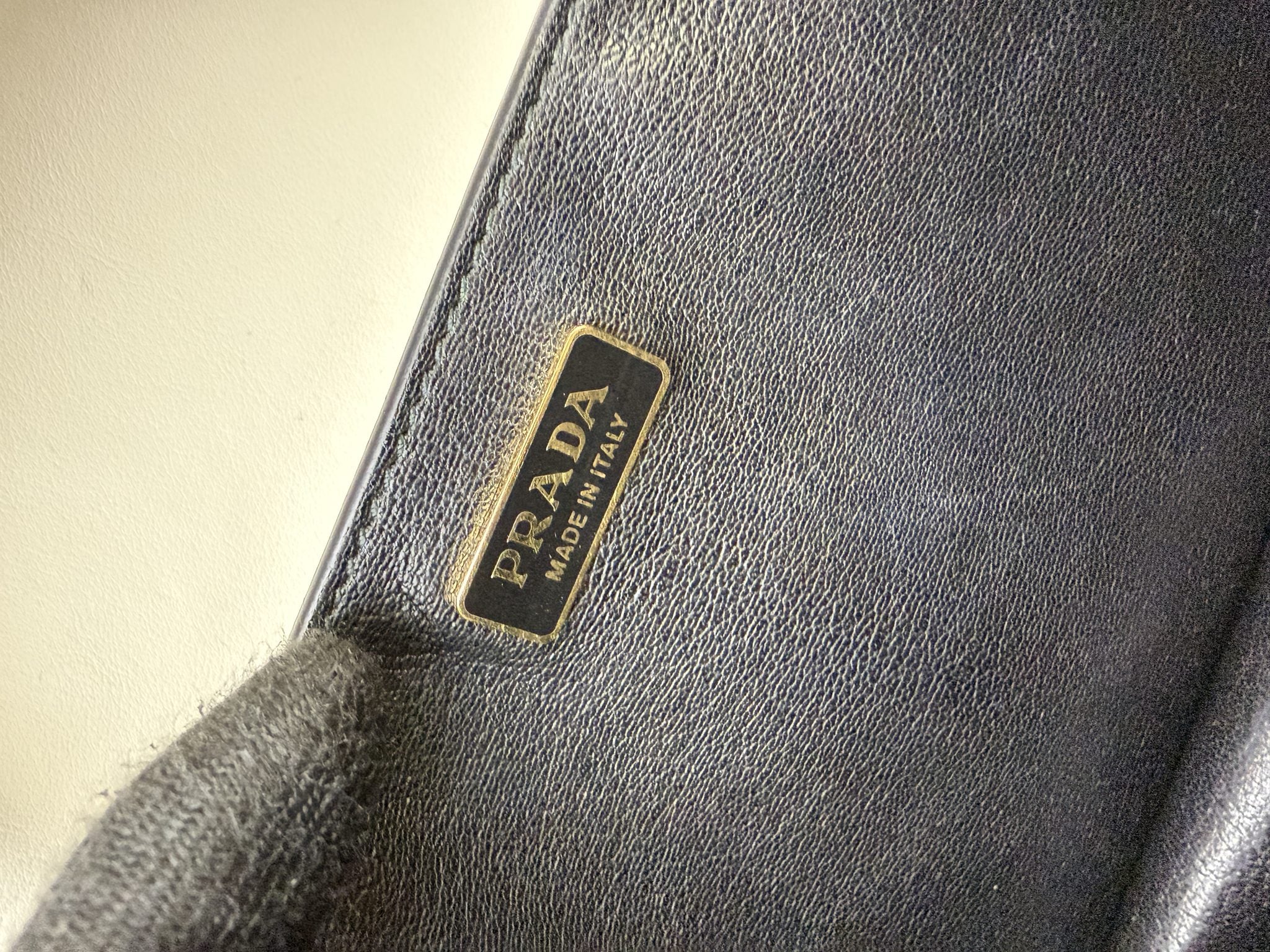 prada cahier white and black leather stock no 0073205