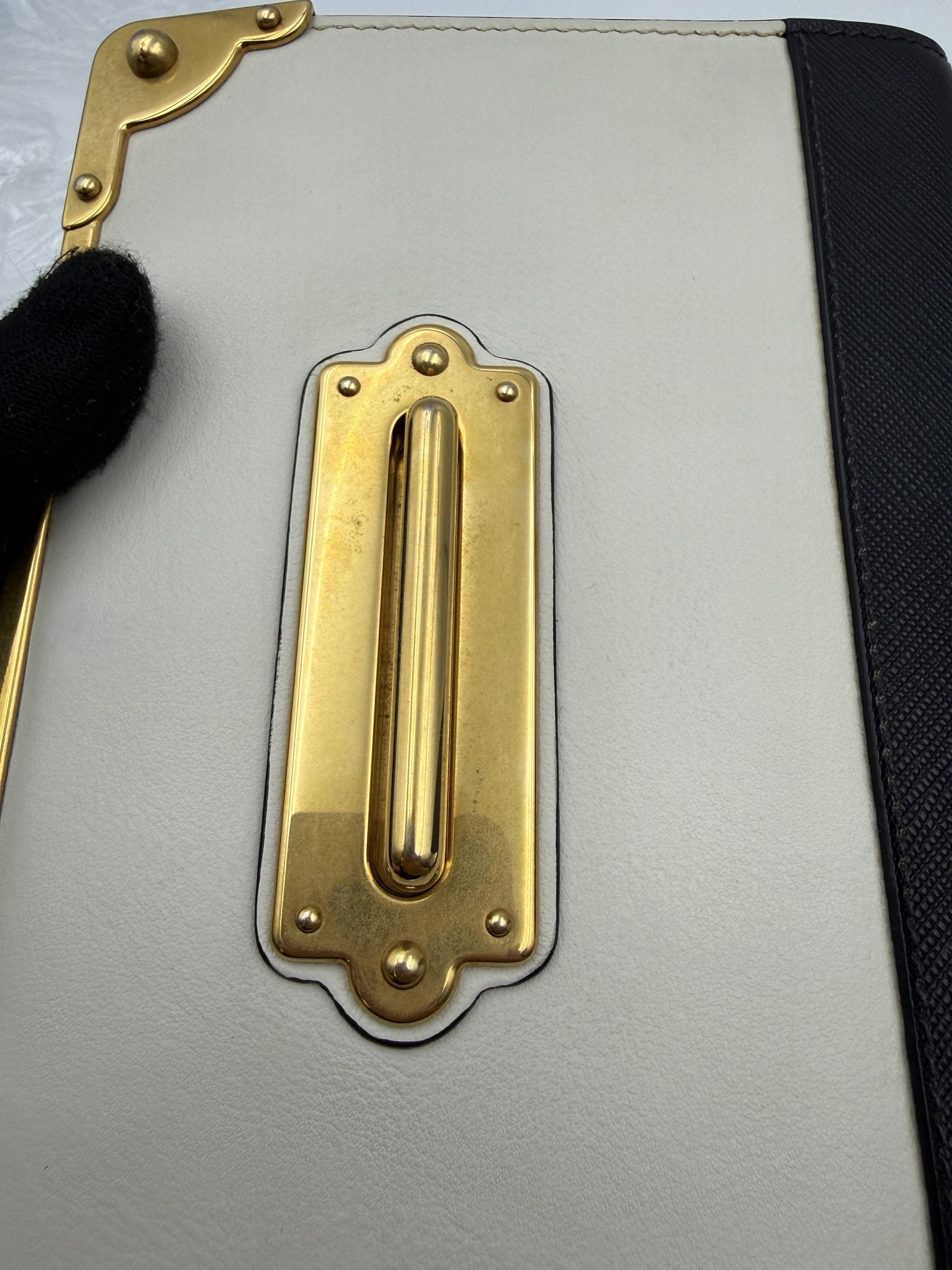prada cahier white and black leather stock no 0073205