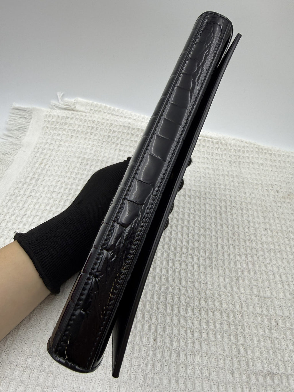 saint laurent kate black croc embossed leather stock no 0166032