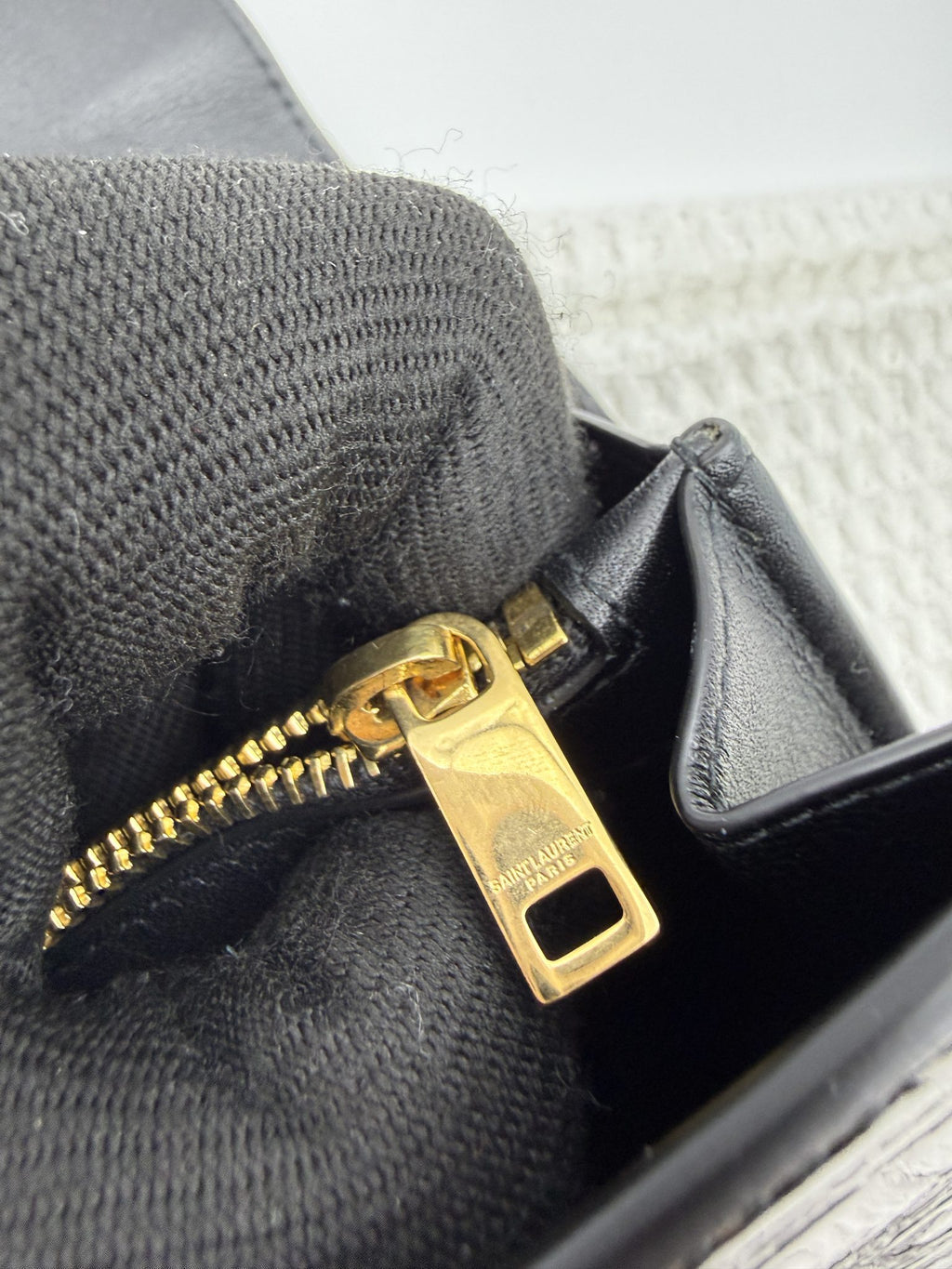 saint laurent kate black croc embossed leather stock no 0166032