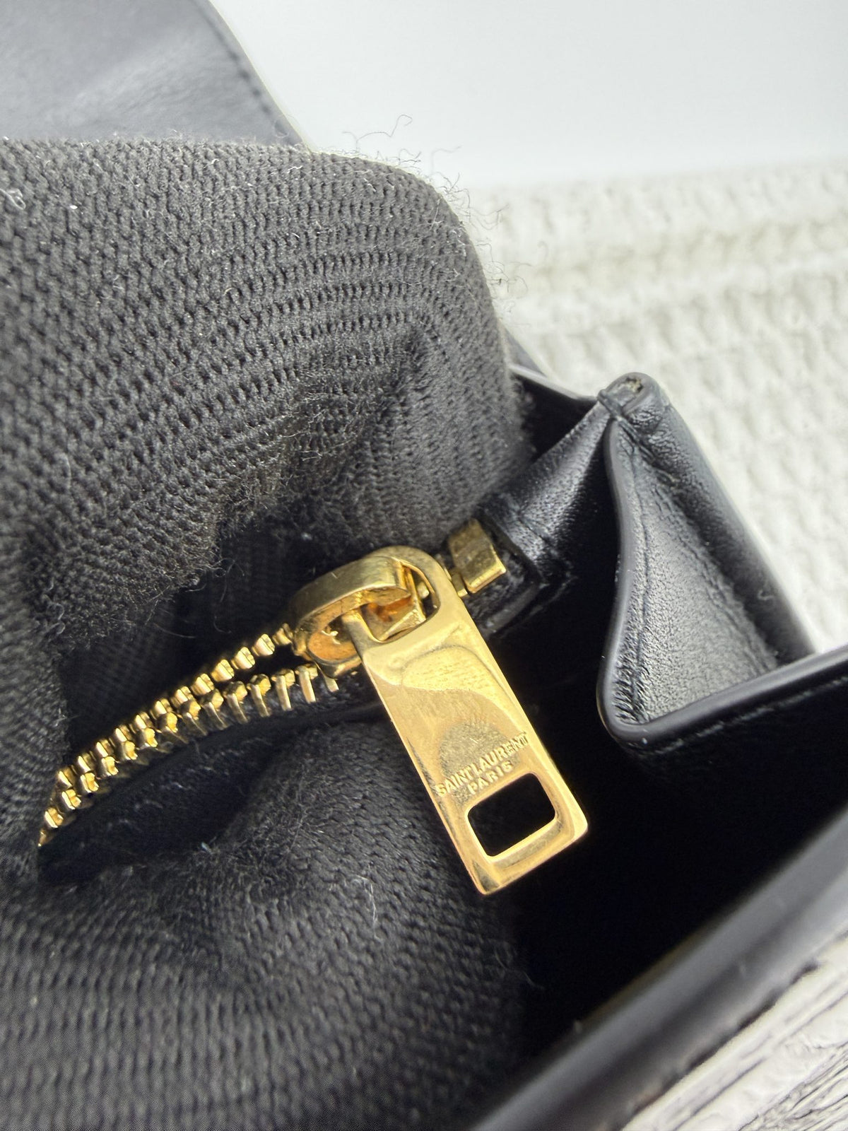 saint laurent kate black croc embossed leather stock no 0166032