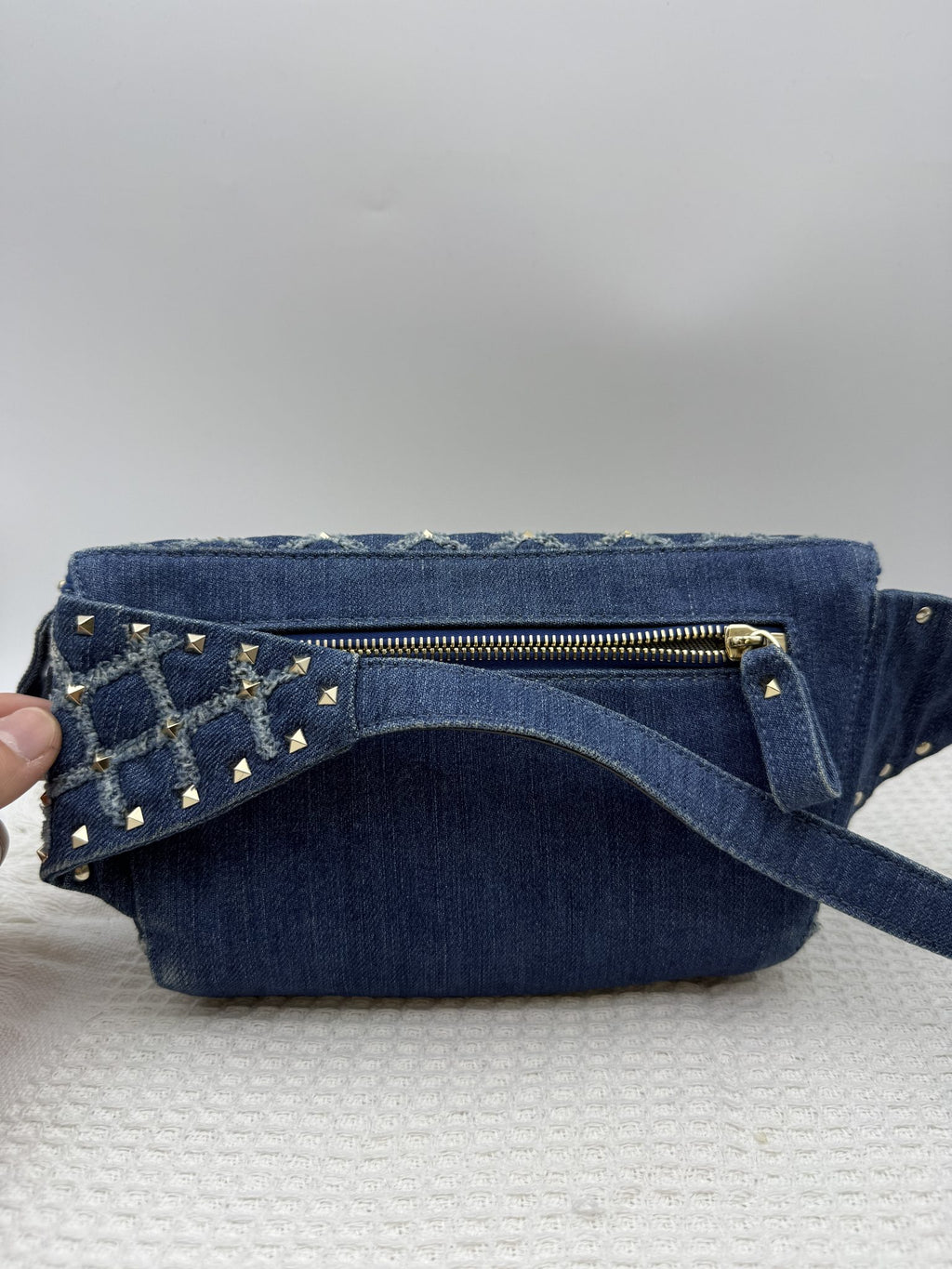 valentino garavani denim studded shoulder bag blue denim and leather stock no 0092112